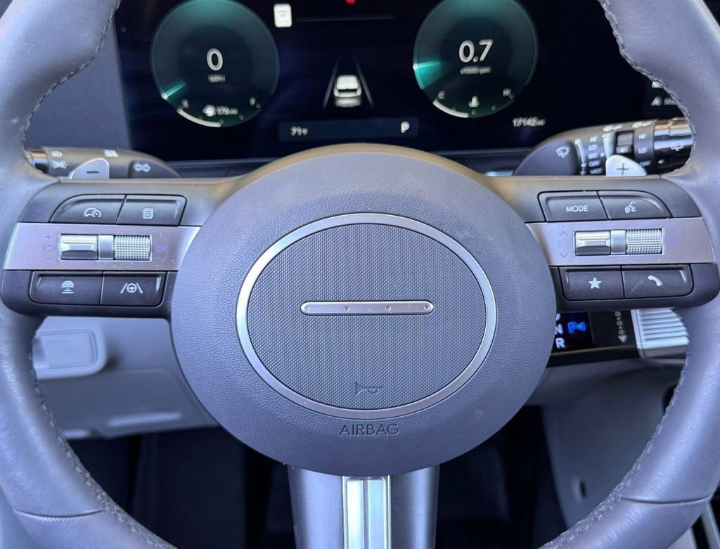 Used 2025 Hyundai Kona Limited image 9