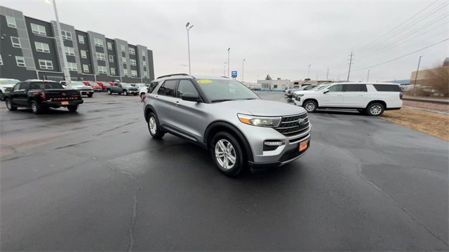 Used 2020 Ford Explorer XLT w/ Equipment Group 202A image 2