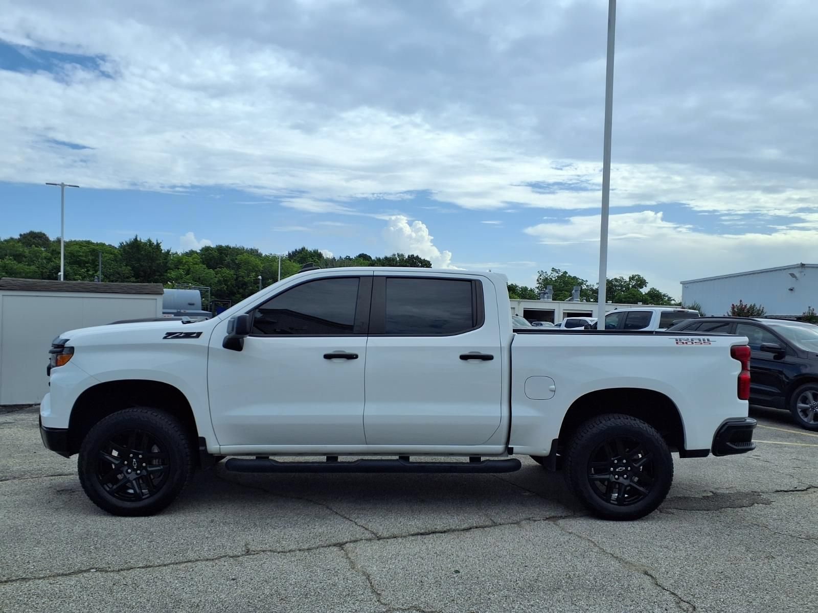 Used 2024 Chevrolet Silverado 1500 Custom Trail Boss w/ LPO, Dark Essentials Package AWD/4WD image 24