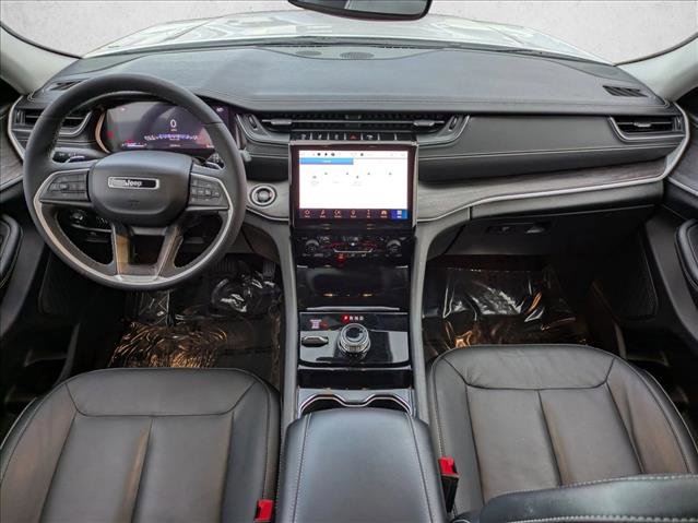 Used 2023 Jeep Grand Cherokee Limited w/ Black Appearance Package image 16