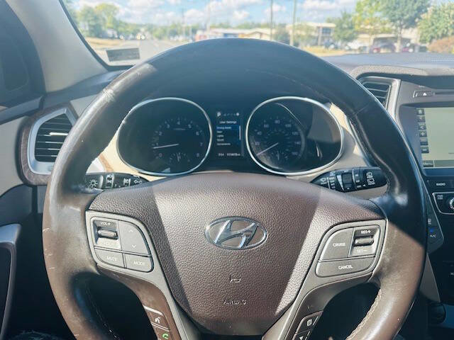 Used 2017 Hyundai Santa Fe FWD image 22