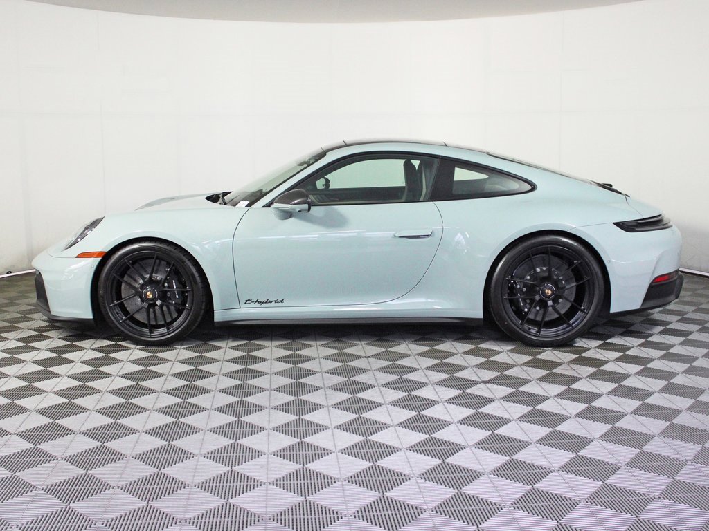 Used 2025 Porsche 911 Carrera 4 GTS image 2
