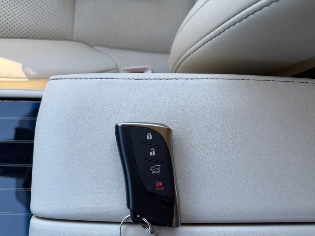 Used 2023 Lexus GX 460 Luxury w/ Sport Design Package AWD/4WD image 31