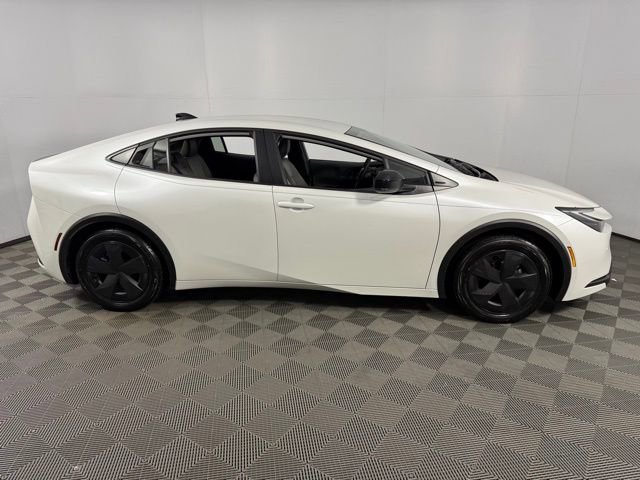 New 2026 Toyota Prius LE image 8