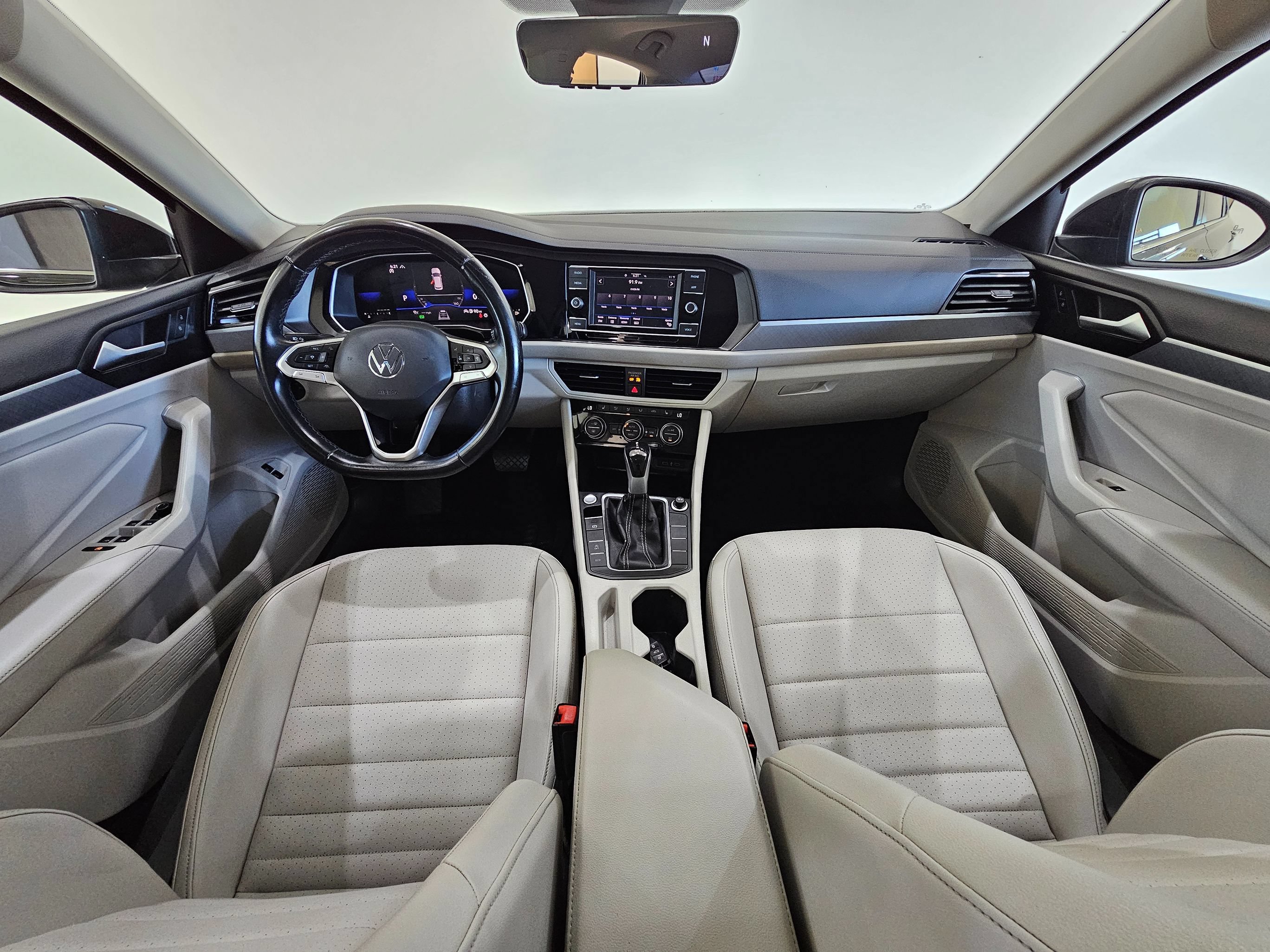 Used 2022 Volkswagen Jetta SE w/ Panoramic Sunroof Package FWD image 22