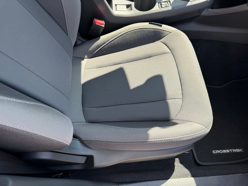 Used 2025 Subaru Crosstrek 2.0i Premium image 17
