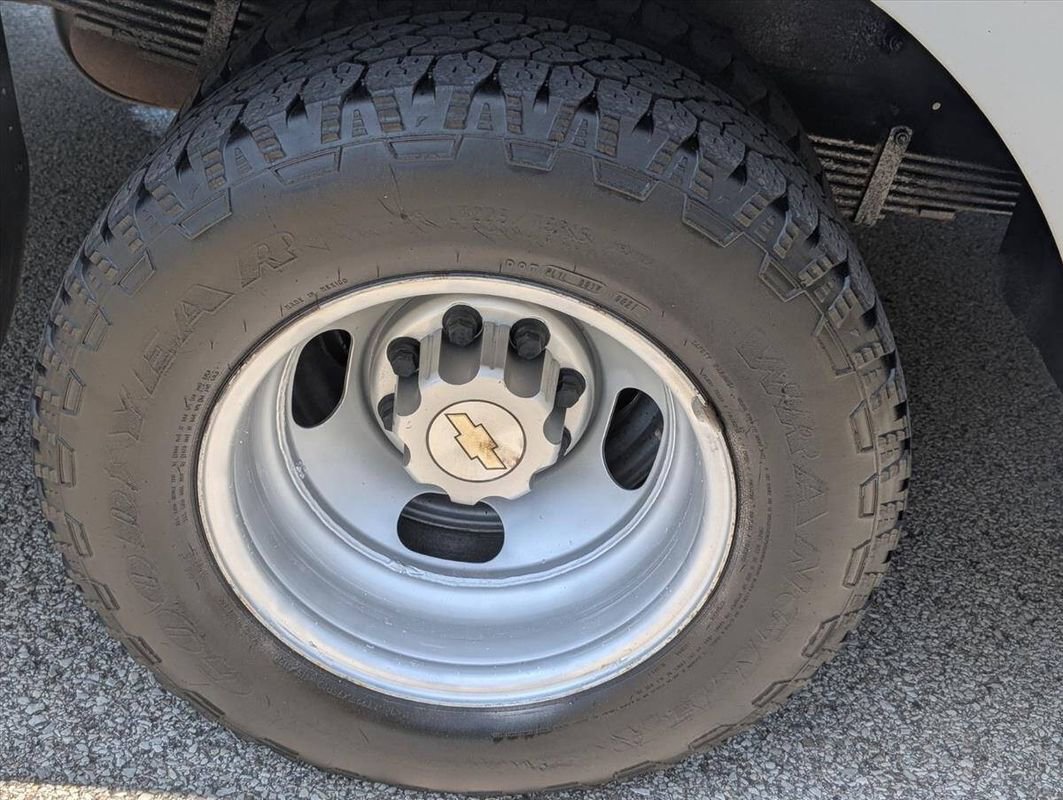 Used 2008 Chevrolet Express 3500 image 35