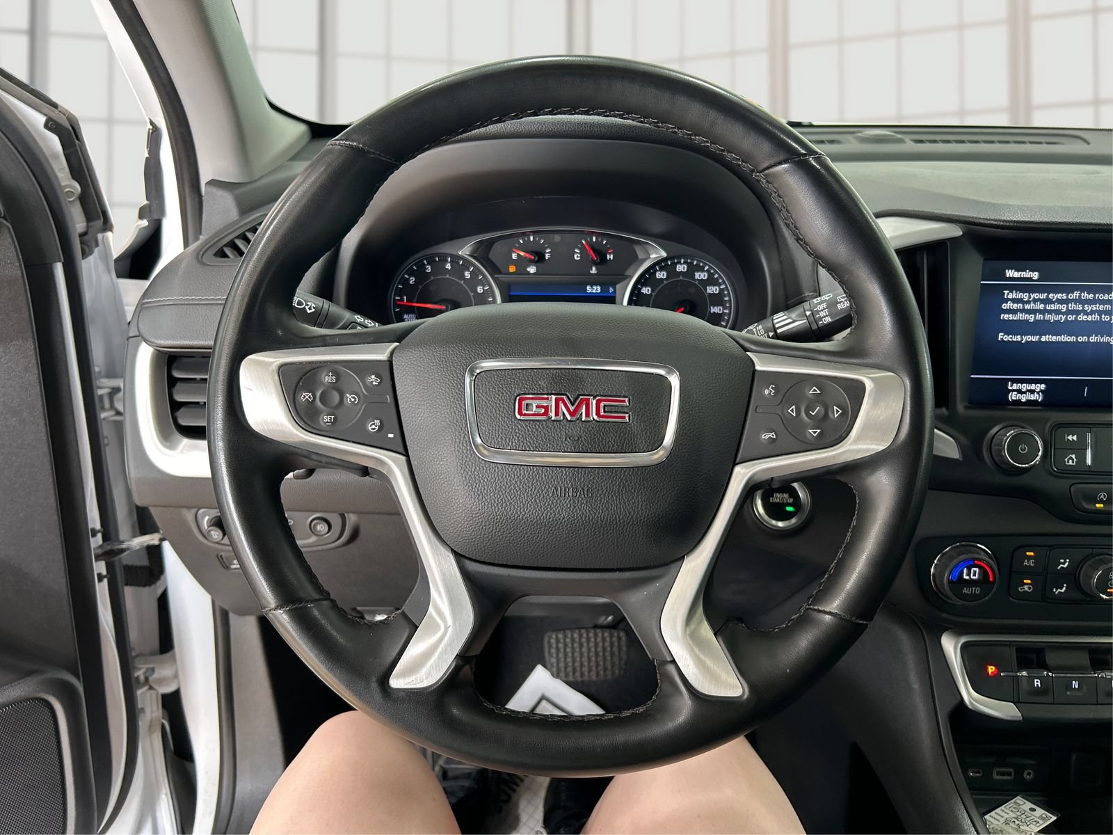 Used 2024 GMC Terrain SLT FWD image 17