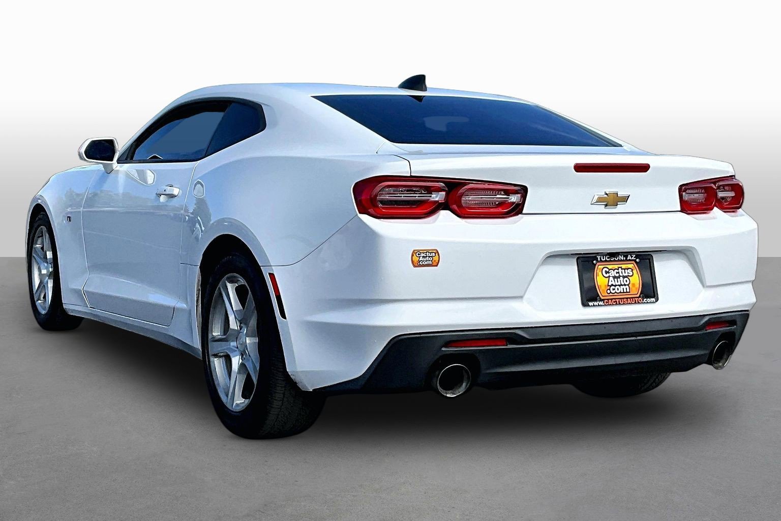 Used 2021 Chevrolet Camaro LT RWD image 11