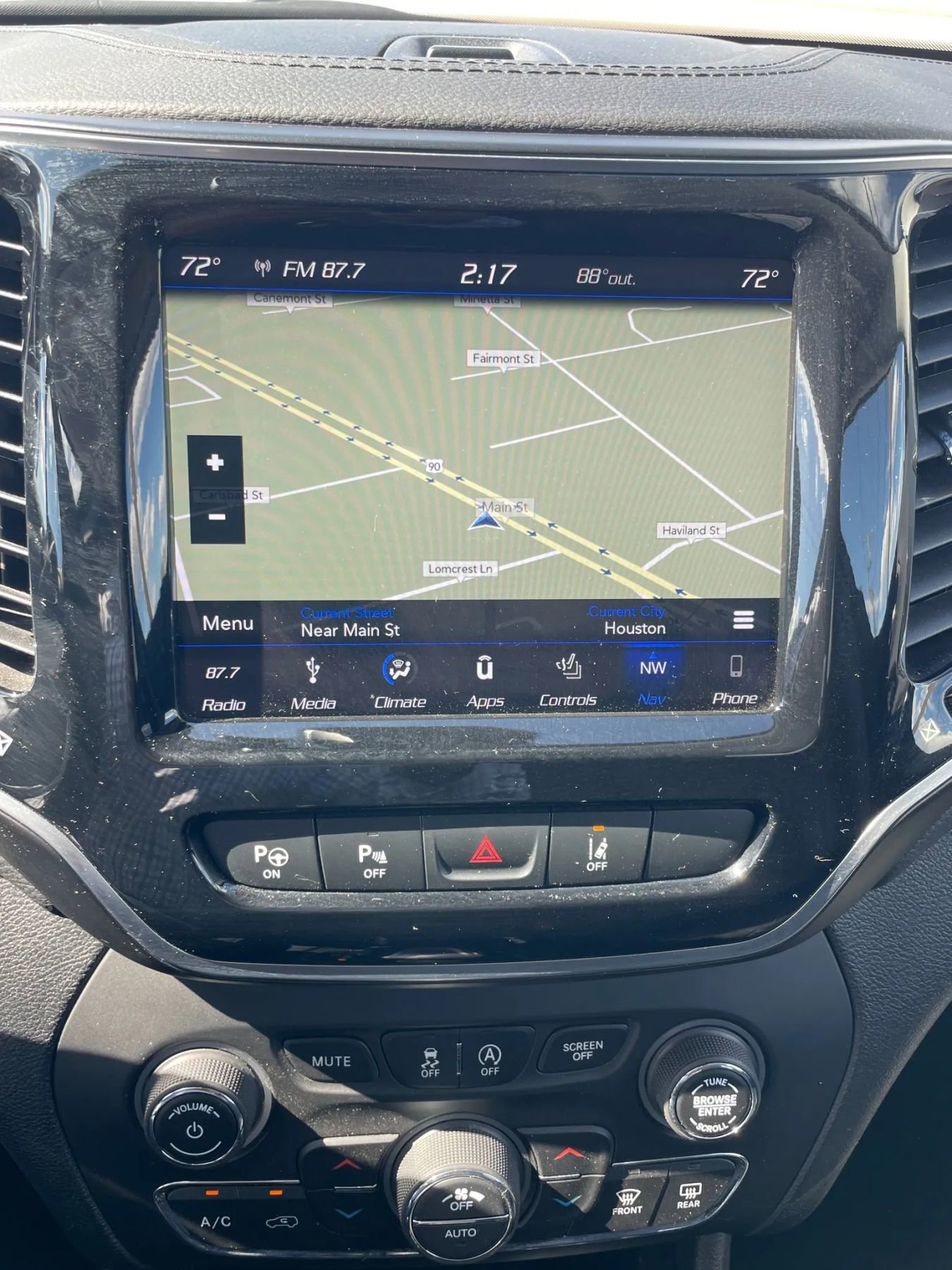 Used 2019 Jeep Cherokee Limited w/ Luxury Group FWD image 28