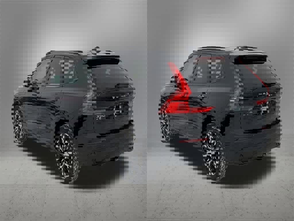 Used 2025 Volvo XC60 B5 Ultra image 4