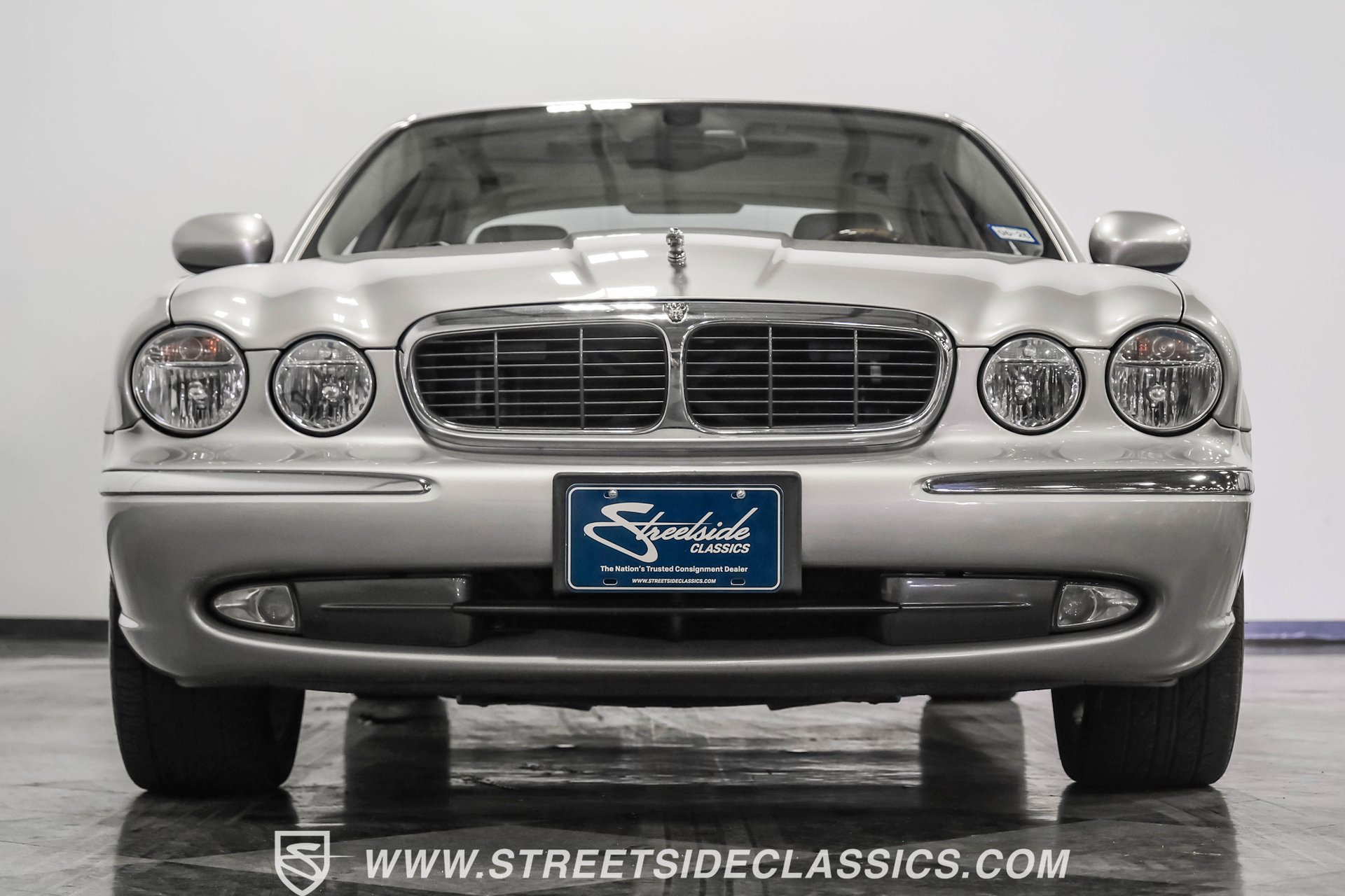 Used 2004 Jaguar XJ8 image 32