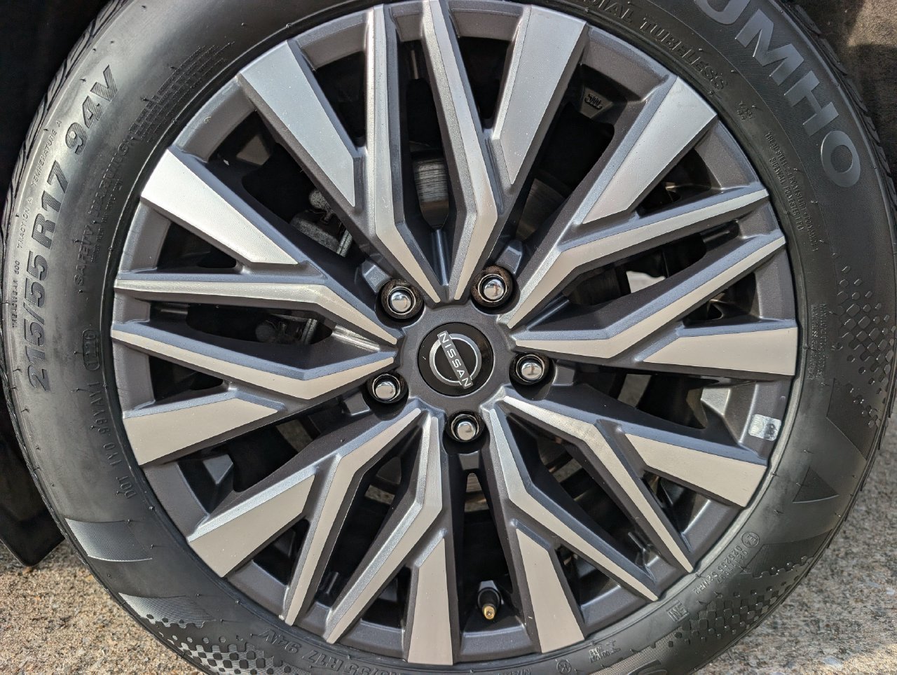 Used 2025 Nissan Altima 2.5 SV FWD image 8