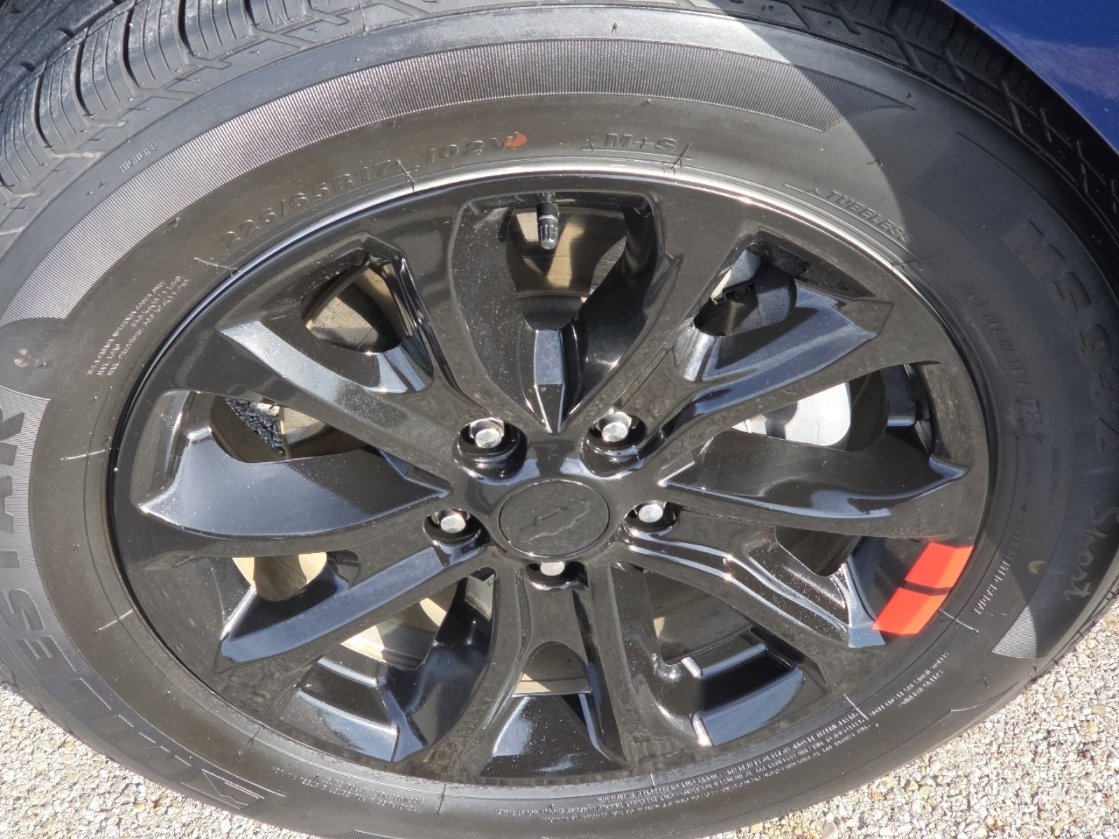 Used 2020 Chevrolet Equinox LT w/ Driver Convenience Package image 9