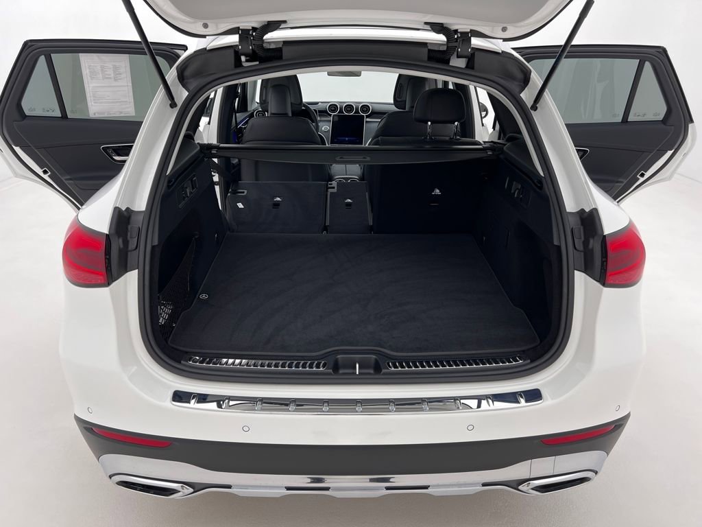 Used 2024 Mercedes-Benz GLC 300 4MATIC image 23