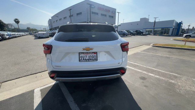Used 2025 Chevrolet Trax LT w/ Driver Confidence Package image 7