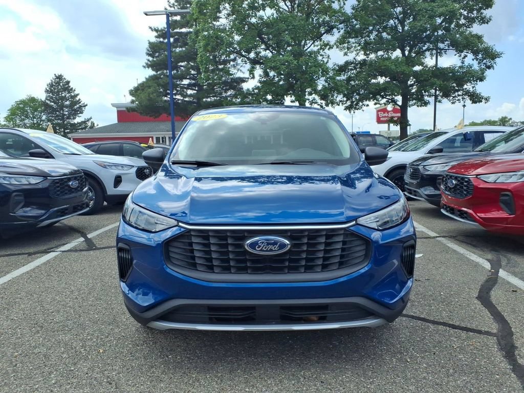 Used 2023 Ford Escape Active AWD/4WD image 2