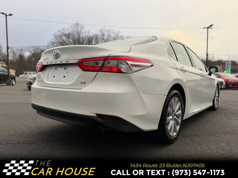 Used 2019 Toyota Camry LE FWD image 2