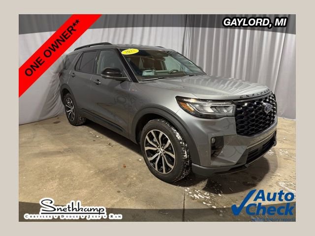 Used 2025 Ford Explorer ST-Line image 1