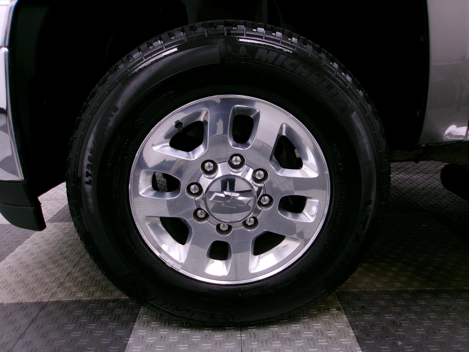 Used 2014 Chevrolet Silverado 2500 LT w/ Interior Plus Package AWD/4WD image 16
