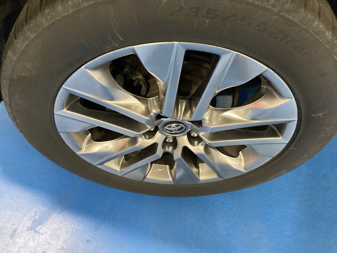 Used 2020 Toyota RAV4 XLE Premium AWD/4WD image 10