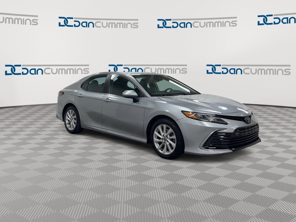 Used 2022 Toyota Camry LE FWD image 2