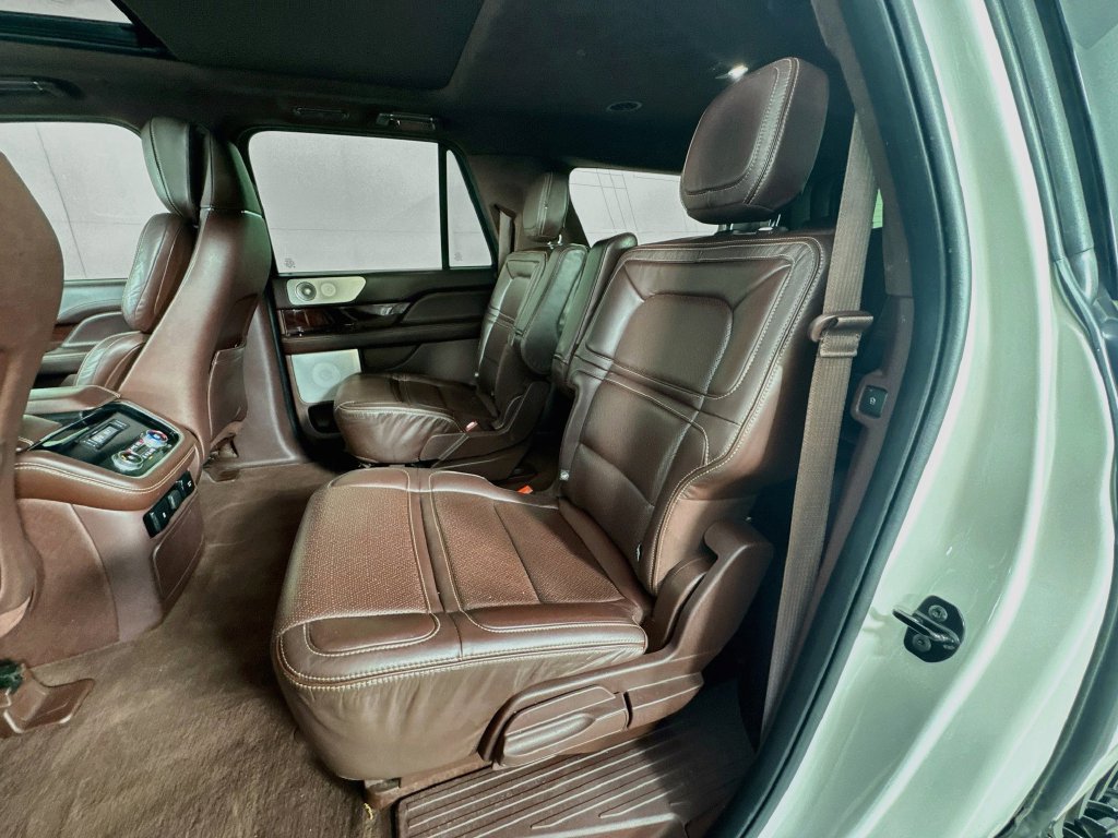 Used 2021 Lincoln Navigator L Black Label w/ Cargo Convenience Package AWD/4WD image 31