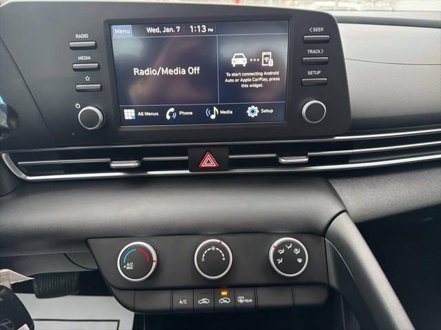 Used 2025 Hyundai Elantra SE image 21