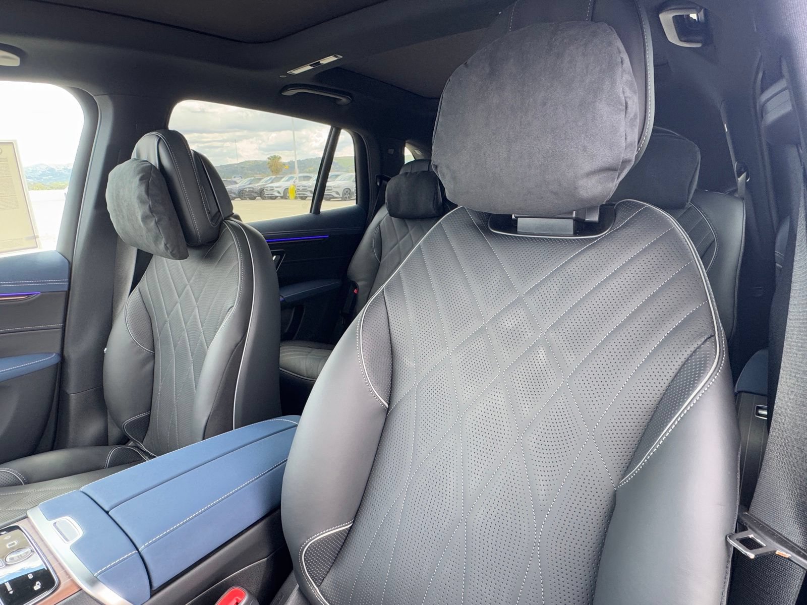 New 2026 Mercedes-Benz EQS 400 4MATIC SUV image 16