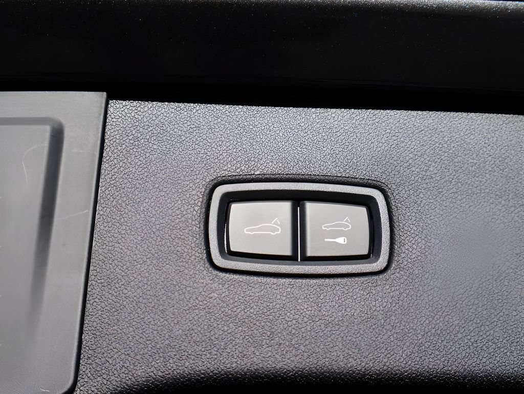 New 2026 Porsche Cayenne GTS AWD/4WD image 18