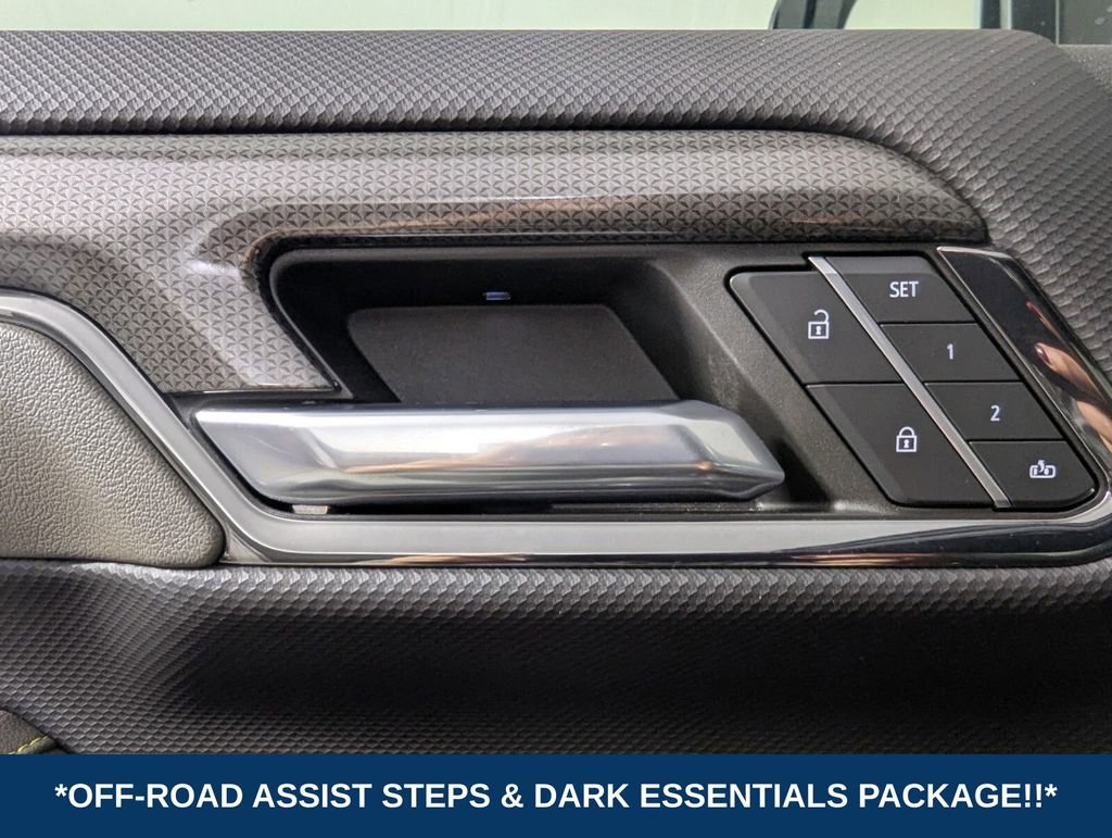 Used 2024 Chevrolet Silverado 2500 ZR2 w/ Technology Package image 15