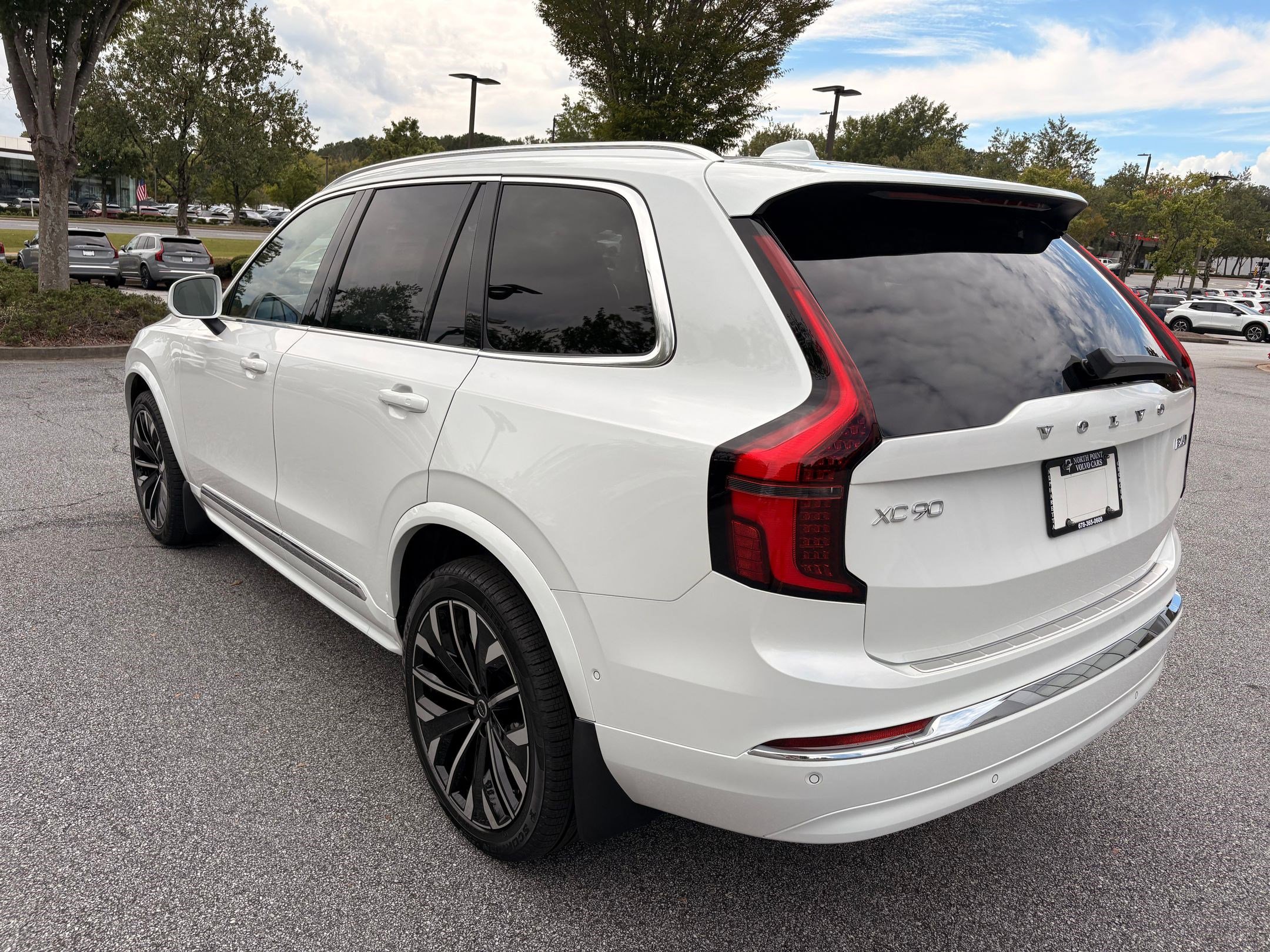New 2026 Volvo XC90 B6 Plus w/ Protection Package image 3