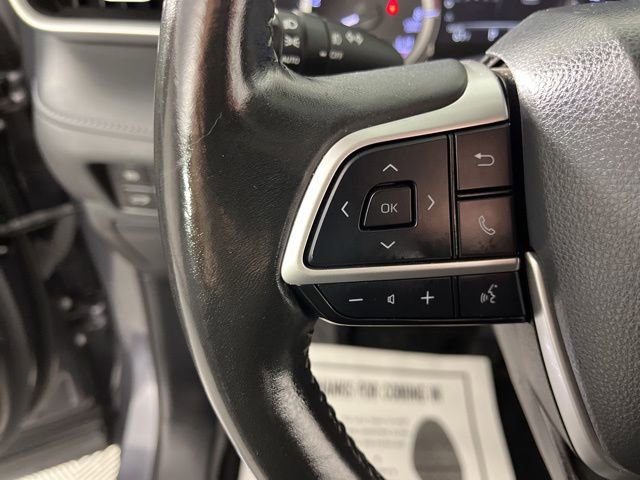 Used 2024 Toyota Highlander LE image 22