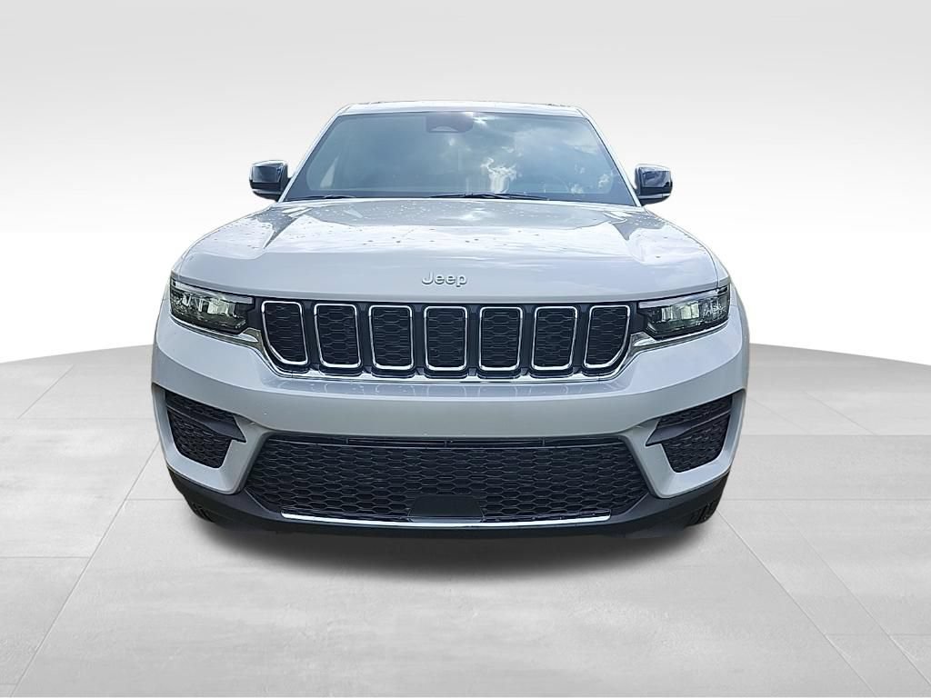 New 2026 Jeep Grand Cherokee Laredo X RWD image 2