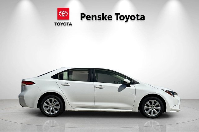 New 2027 Toyota Corolla LE w/ LE Premium Package FWD image 3