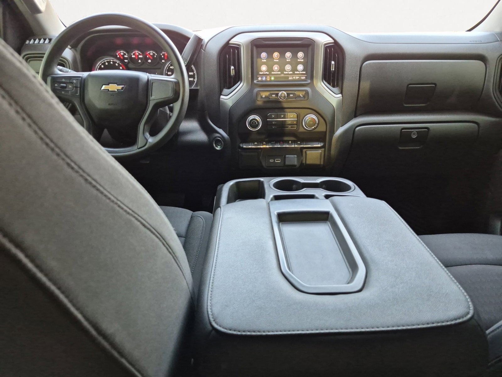 Used 2024 Chevrolet Silverado 1500 Custom image 3