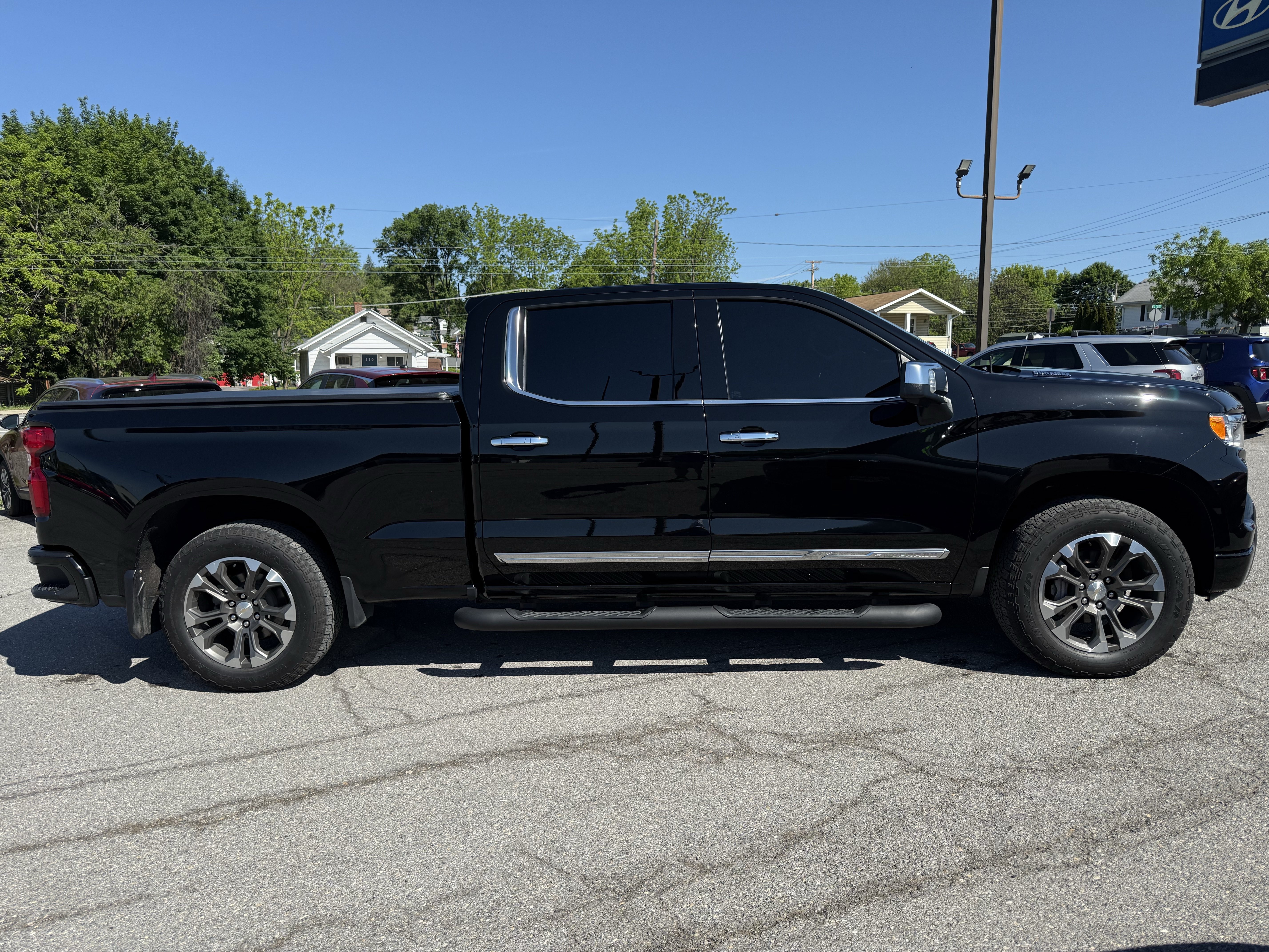 Used 2023 Chevrolet Silverado 1500 High Country AWD/4WD image 2