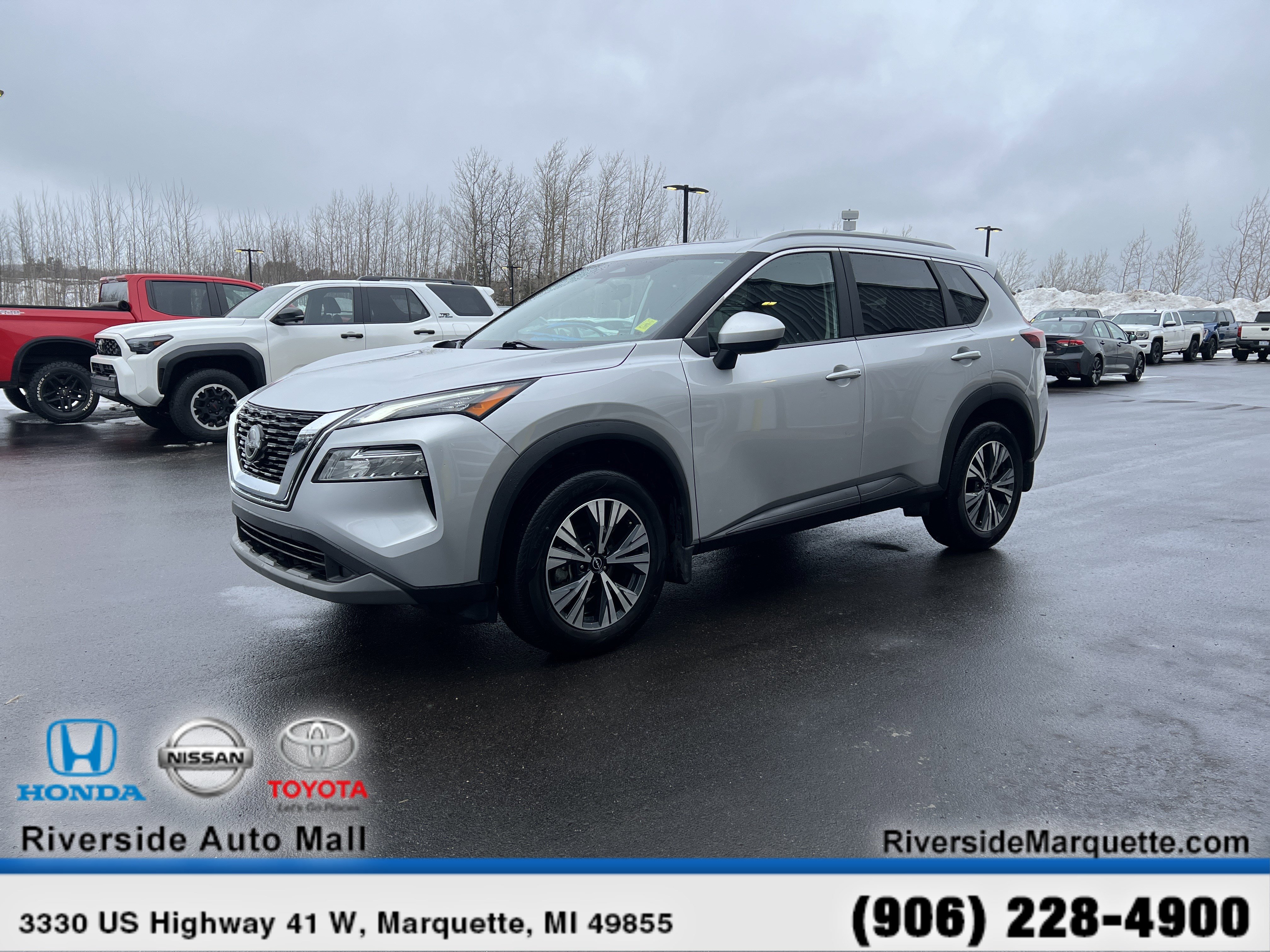 Used 2023 Nissan Rogue SV w/ SV Premium B Package AWD/4WD image 3