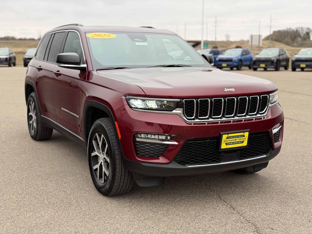 Used 2025 Jeep Grand Cherokee Limited w/ Trailer Tow Package AWD/4WD image 3