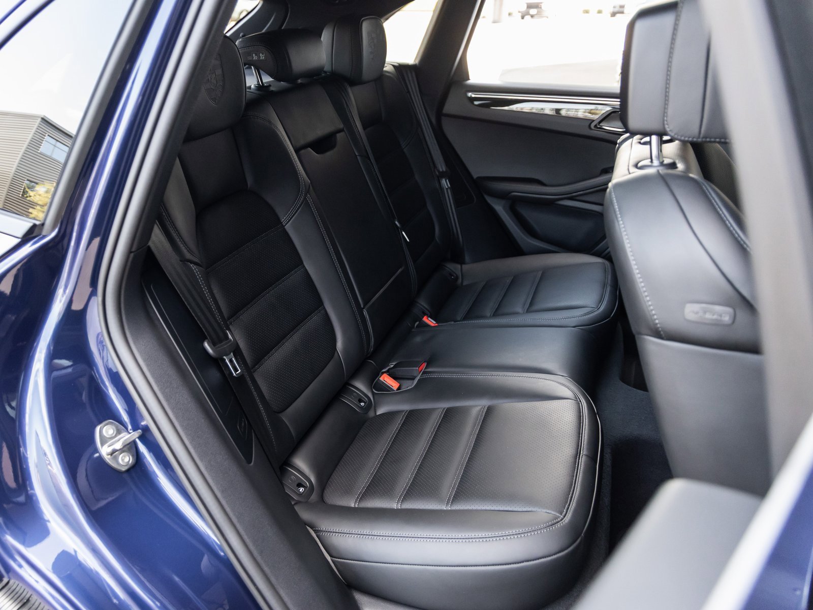 New 2026 Porsche Macan image 43