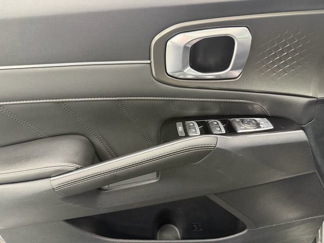 Certified 2023 Kia Sorento SX AWD/4WD image 12