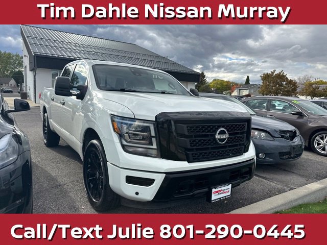 Used 2023 Nissan Titan SV w/ SV Convenience Package AWD/4WD image 11