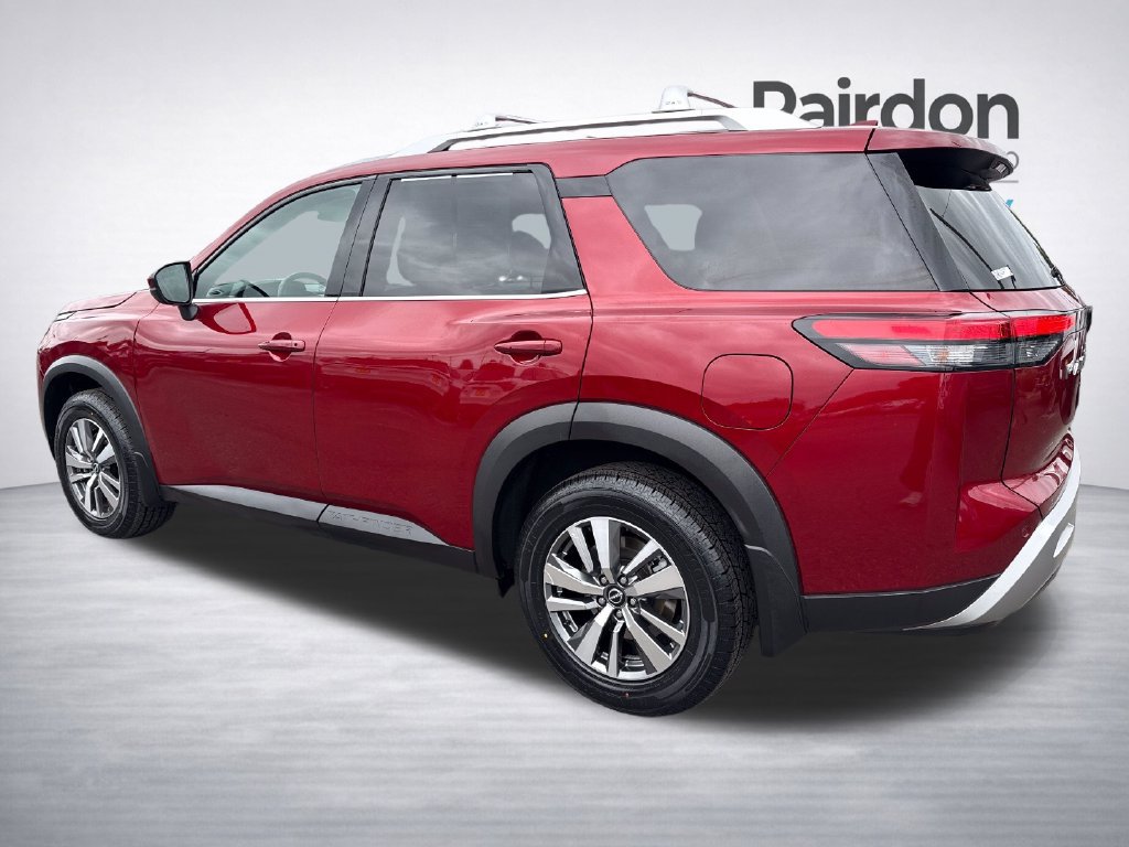 Used 2023 Nissan Pathfinder SL AWD/4WD image 5