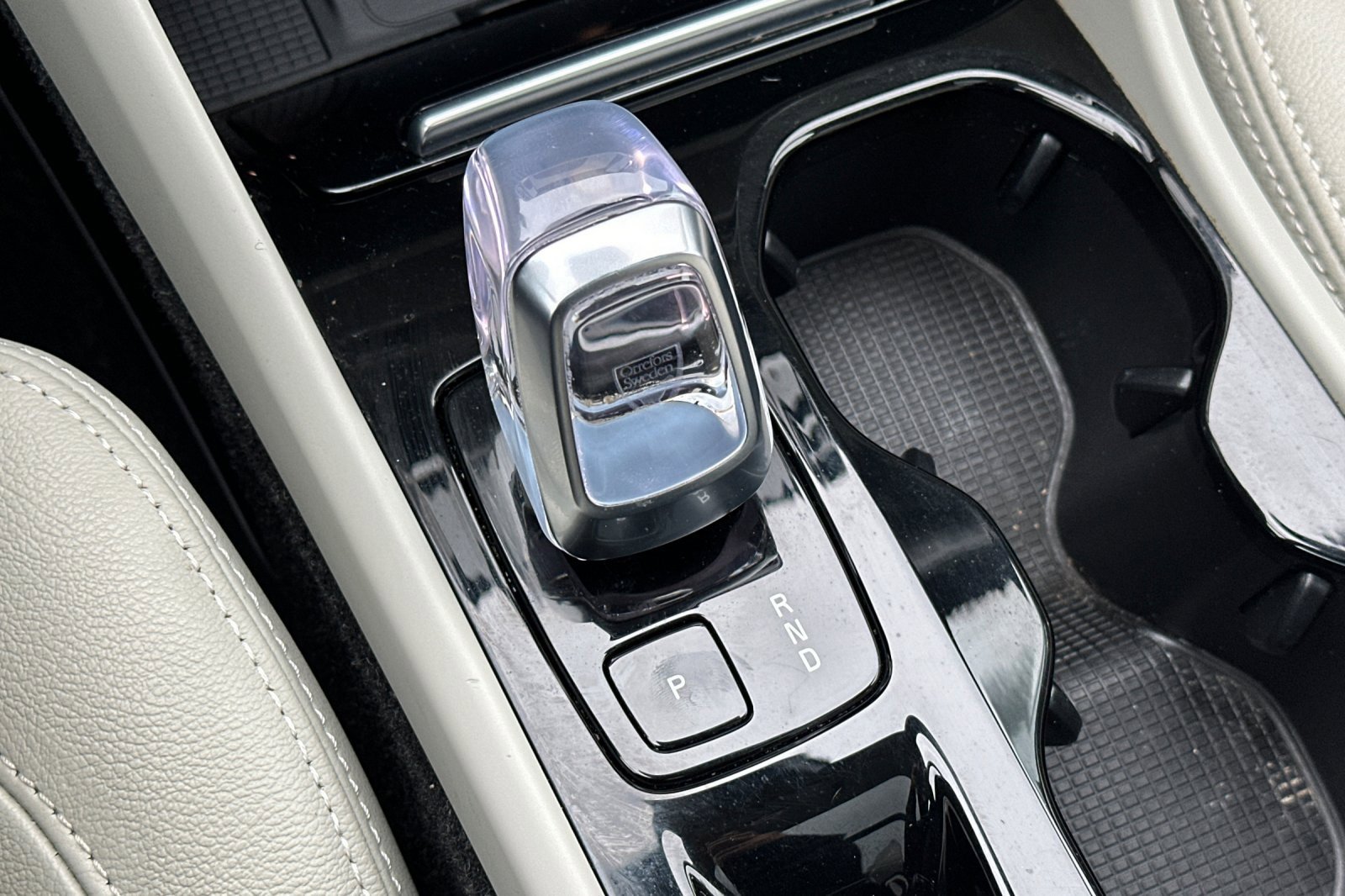 Used 2023 Volvo XC40 B5 Ultimate w/ Protection Package Premier image 24