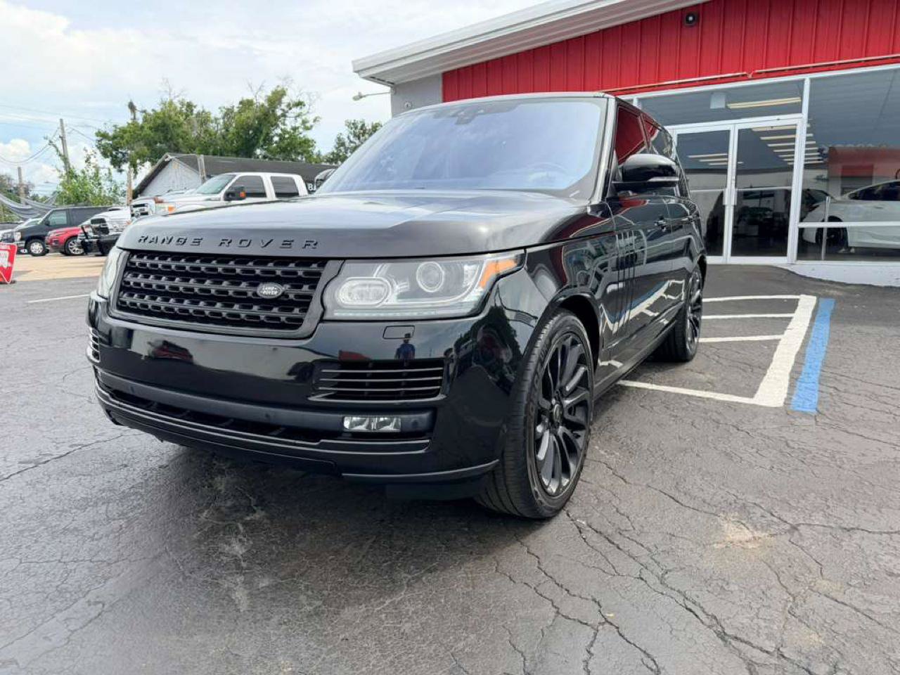 Used 2017 Land Rover Range Rover Supercharged AWD/4WD image 3