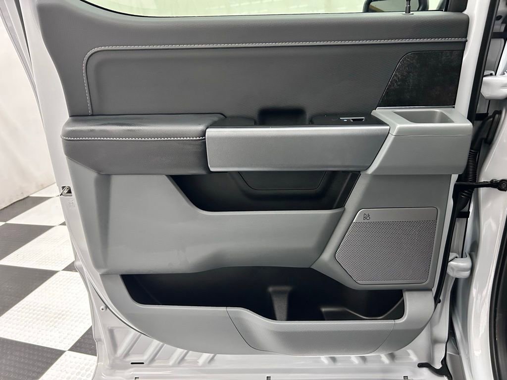 Used 2025 Ford F150 Lightning Flash image 14