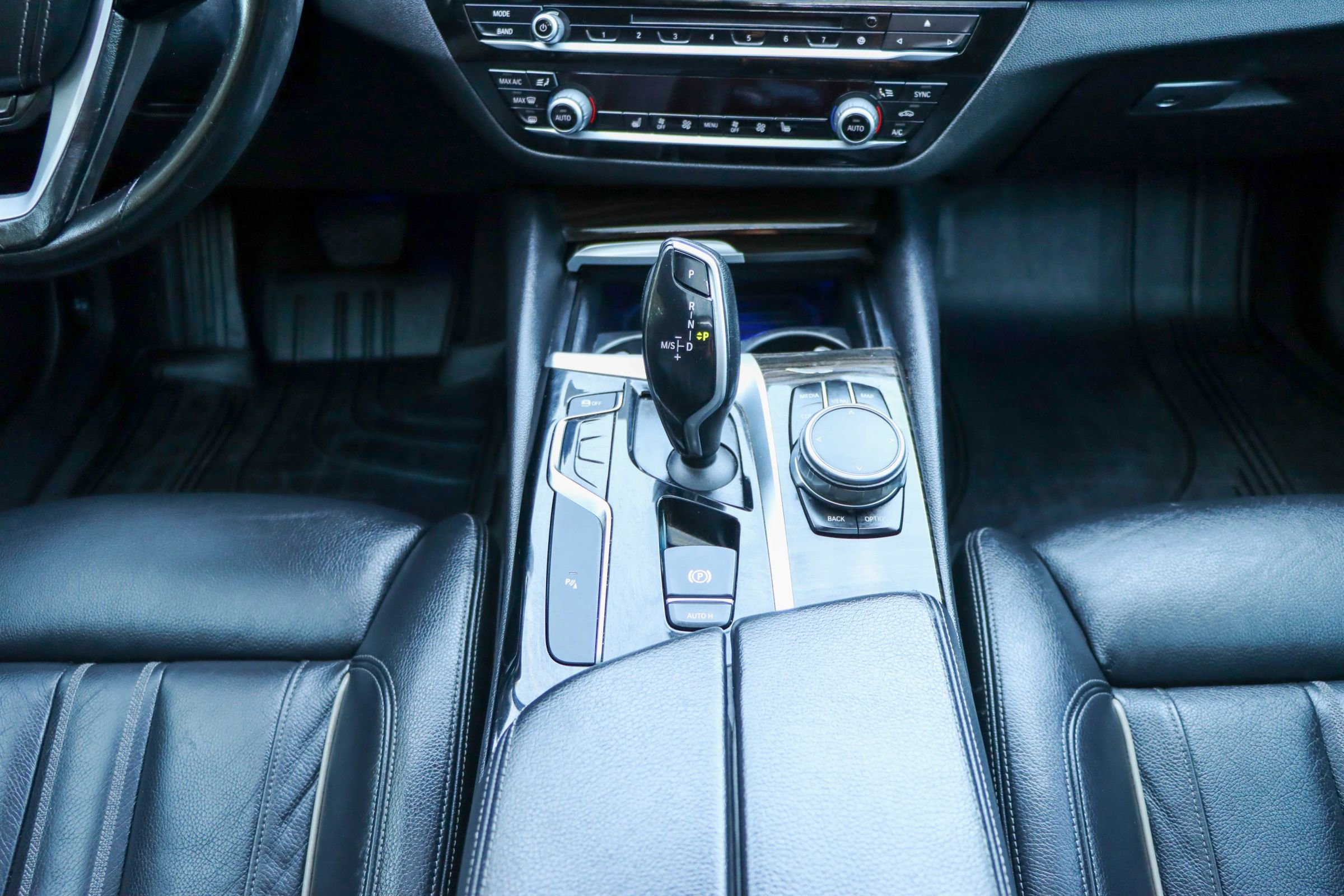 Used 2018 BMW 530i xDrive image 27