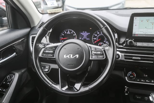 Certified 2022 Kia Seltos EX AWD/4WD image 17