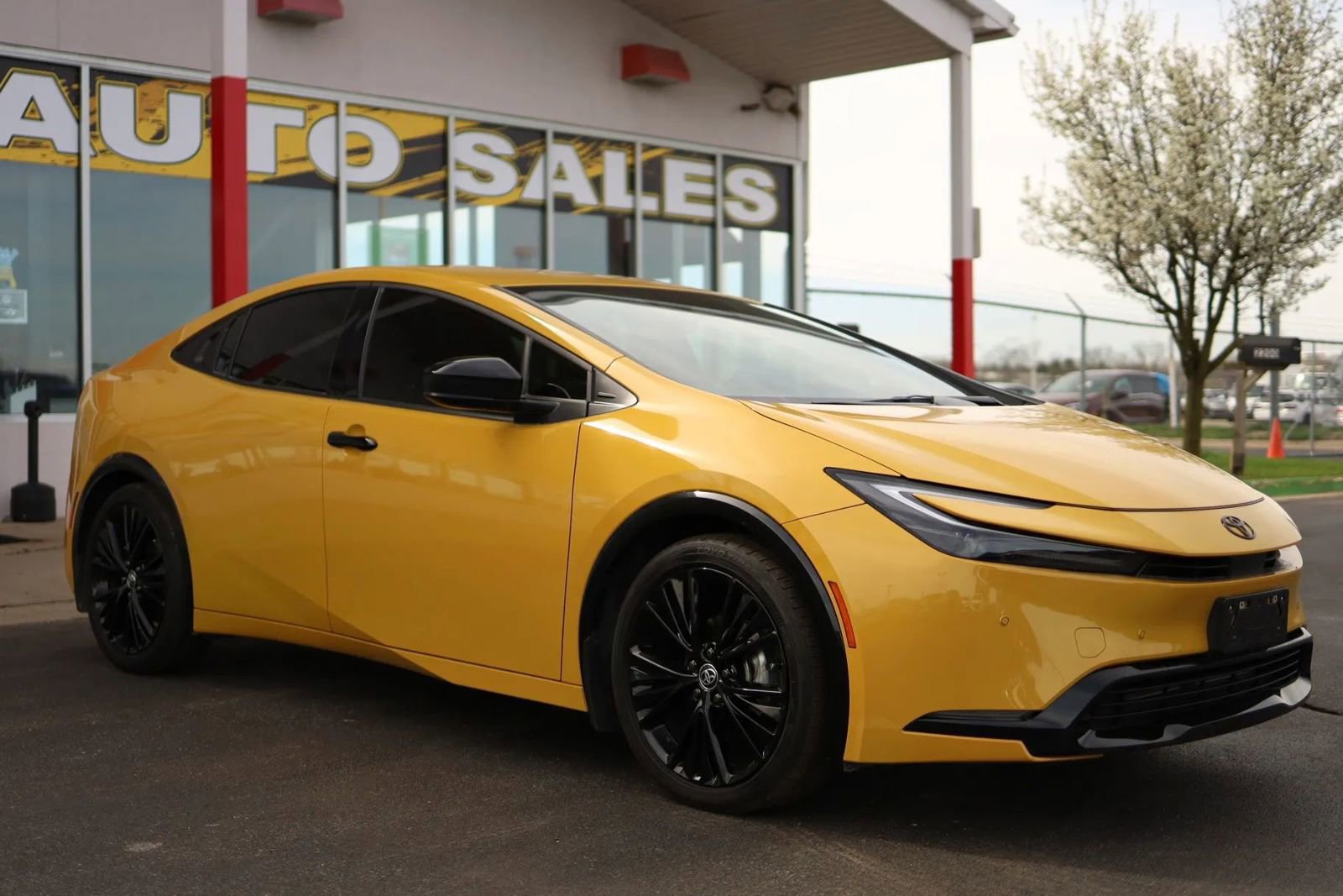 Used 2026 Toyota Prius FWD image 3