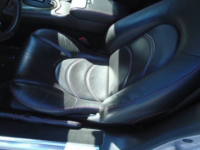 Used 2001 Jaguar XKR Coupe RWD image 10